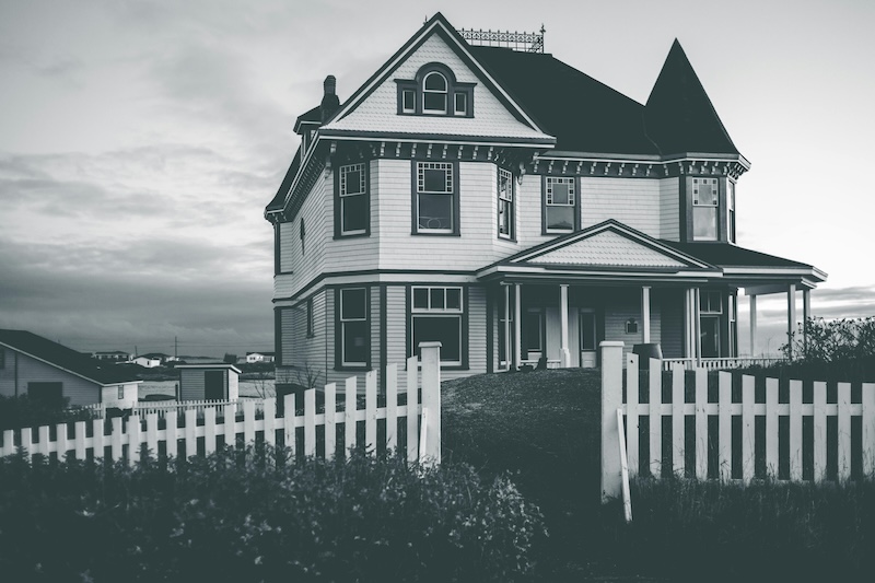 Photo by Erik Mclean